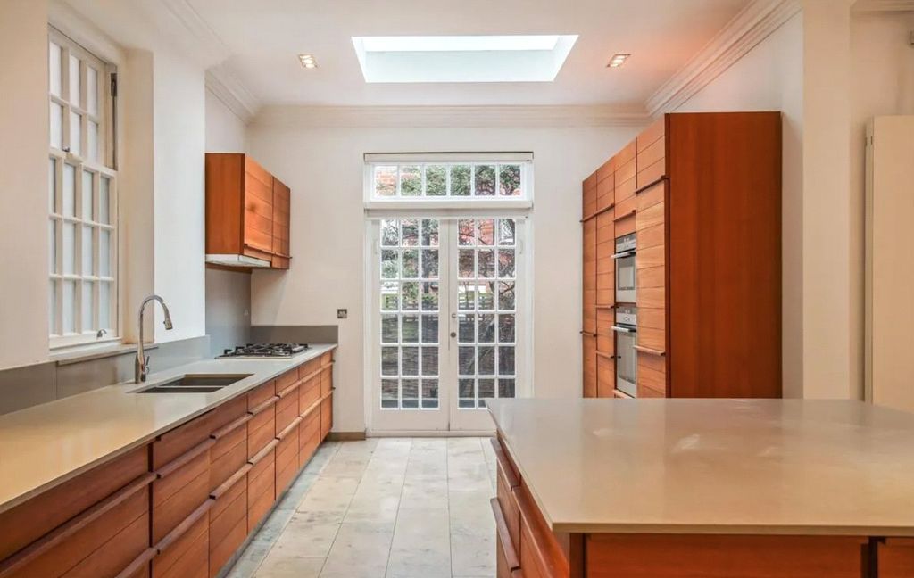 Property photo 2 of 20 Picture No. 13