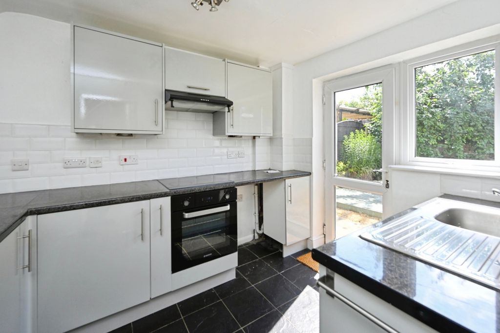 Property photo 2 of 18 Kitchen