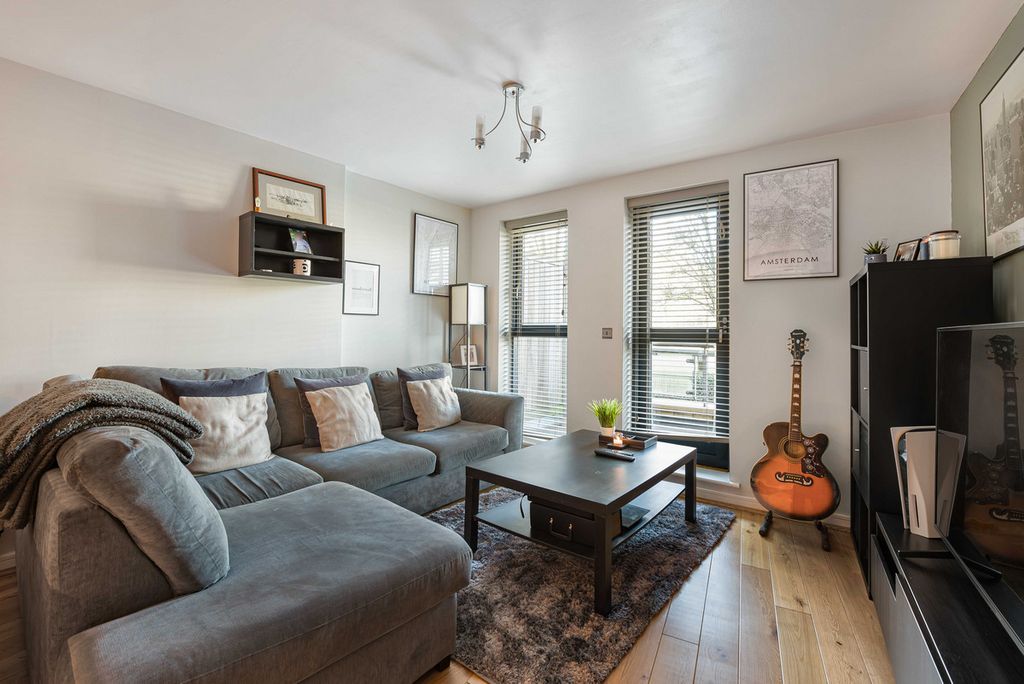 Property photo 2 of 16