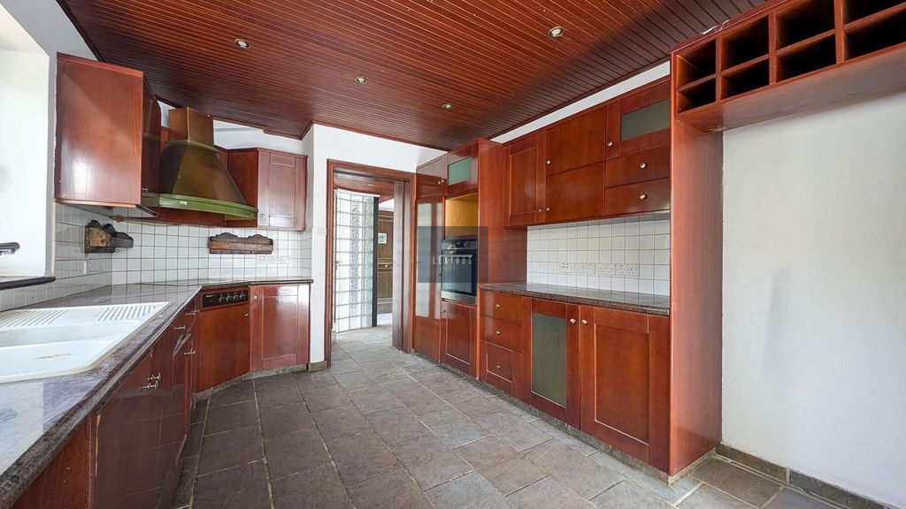Property photo 1 of 41