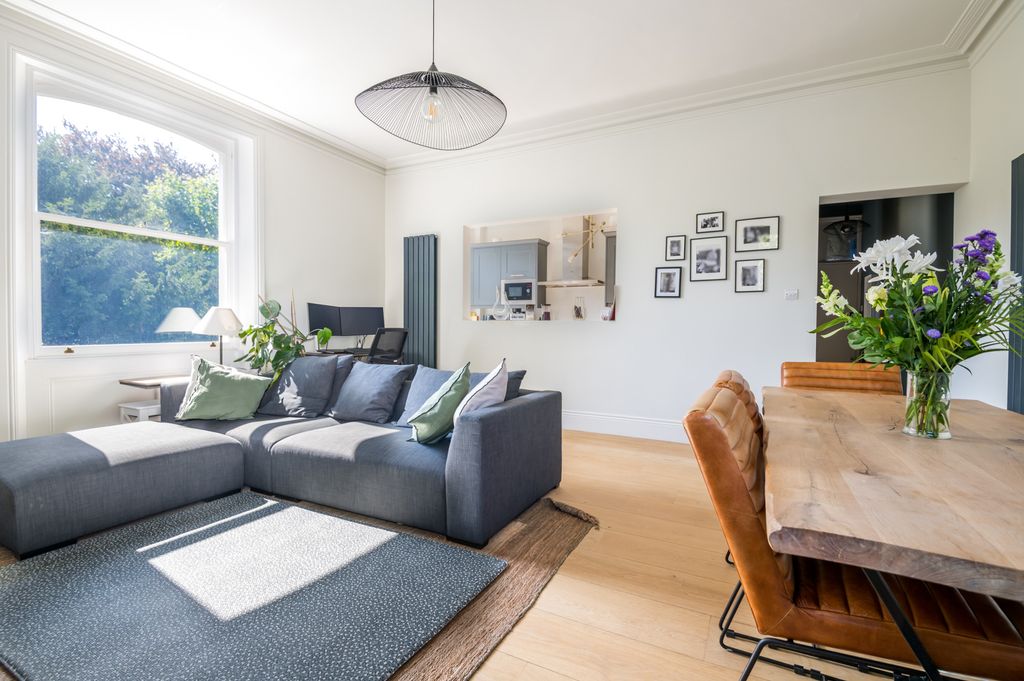 Property photo 2 of 21