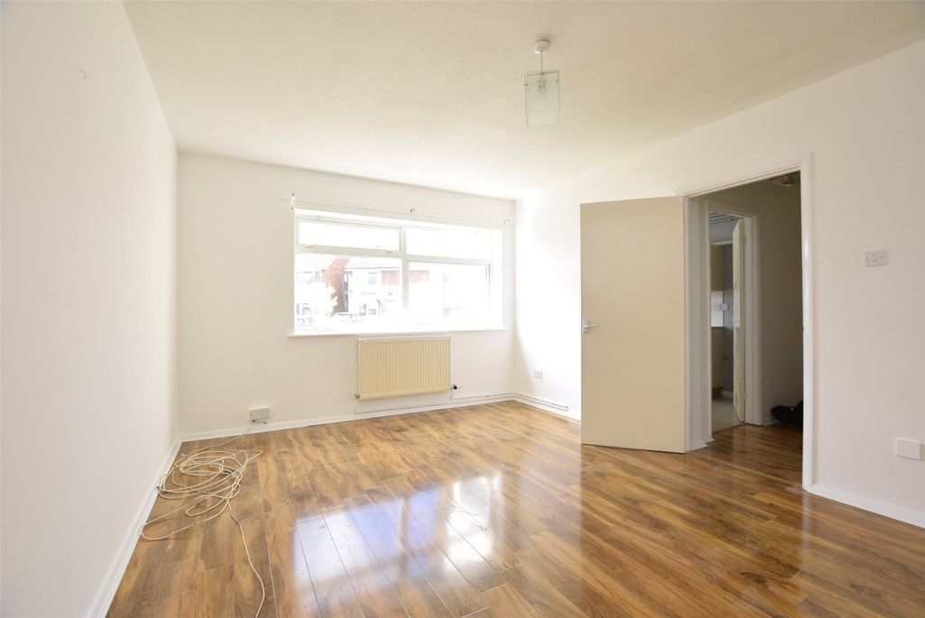 Property photo 1 of 5 Living Room