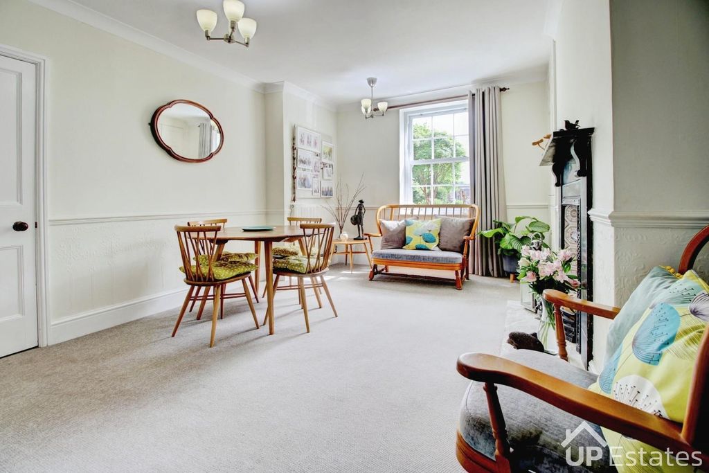 Property photo 3 of 46