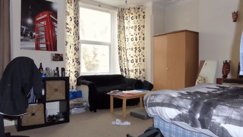 Property photo 3 of 8 Photo 5