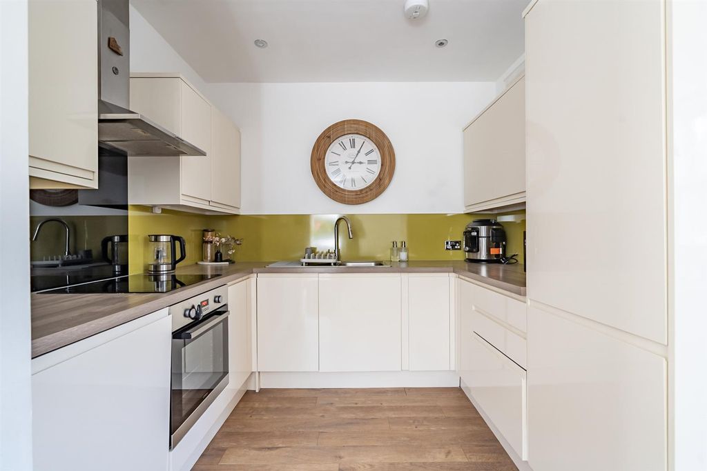 Property photo 3 of 13 1-Untitled-187-Hdr.Jpg