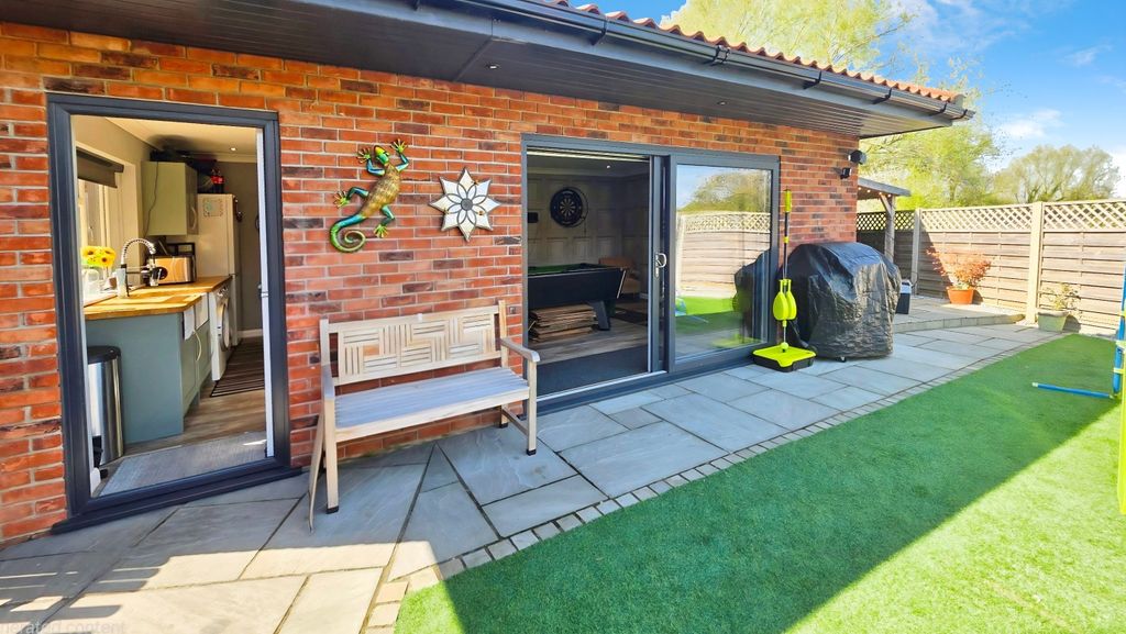 Property photo 3 of 25