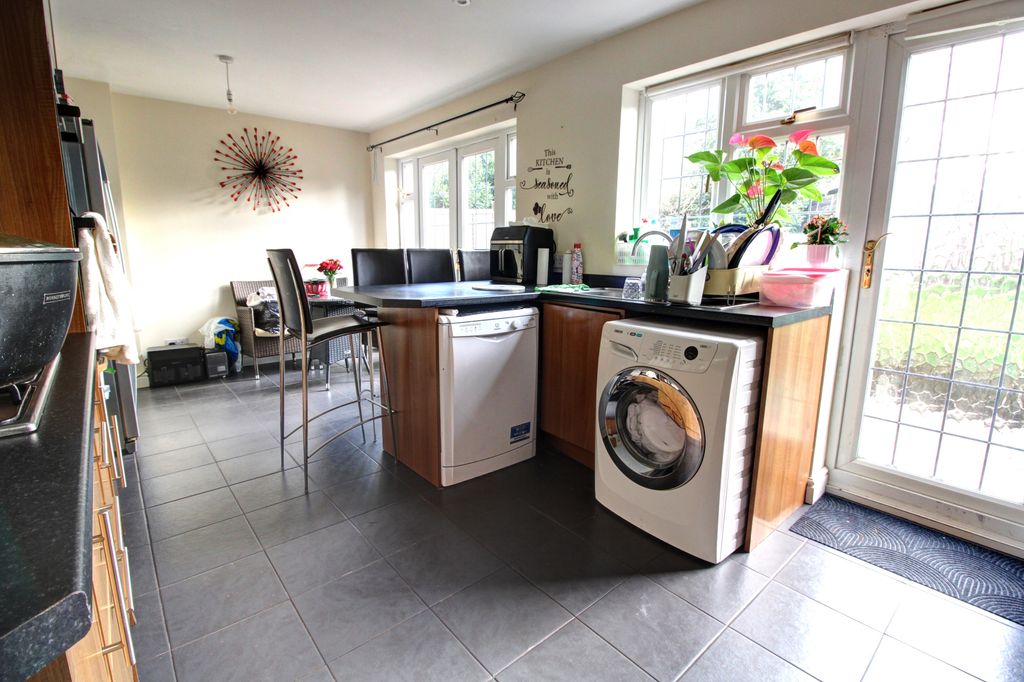 Property photo 3 of 8 Photo #3