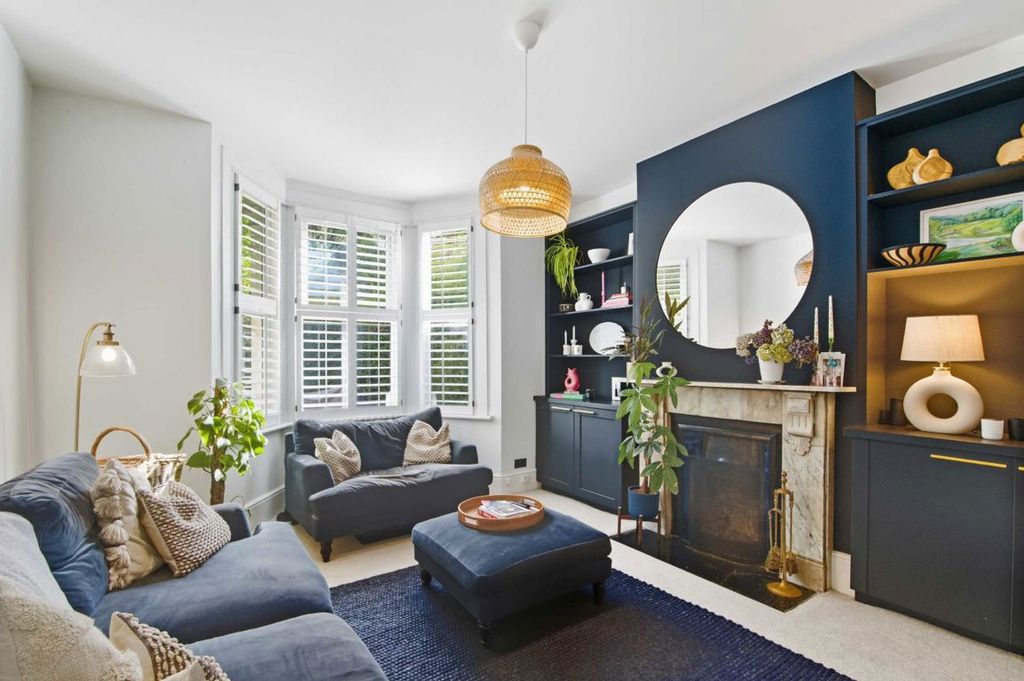 Property photo 2 of 8