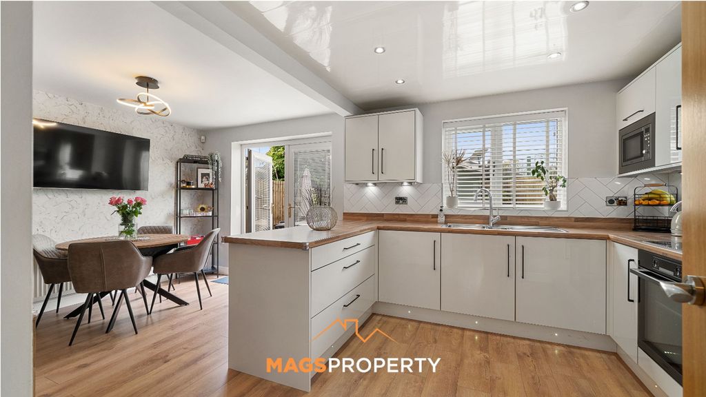 Property photo 3 of 29