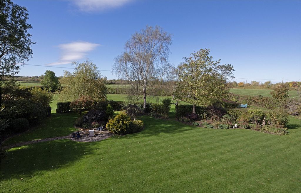 Property photo 3 of 20 Garden