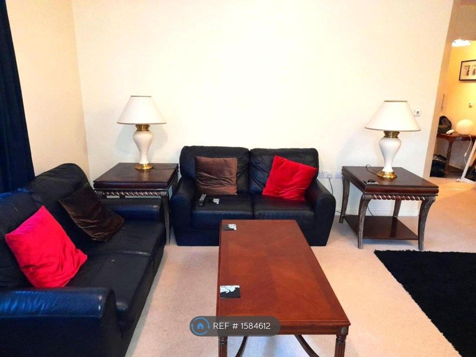 Property photo 3 of 35 Lounge