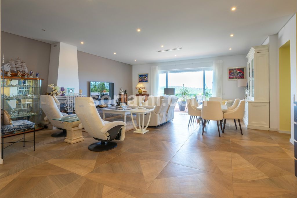 Property photo 2 of 34