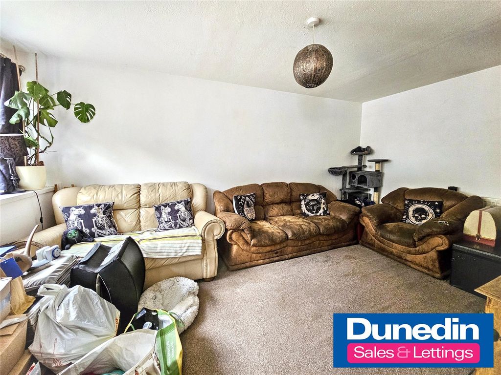 Property photo 2 of 16 Picture No. 11