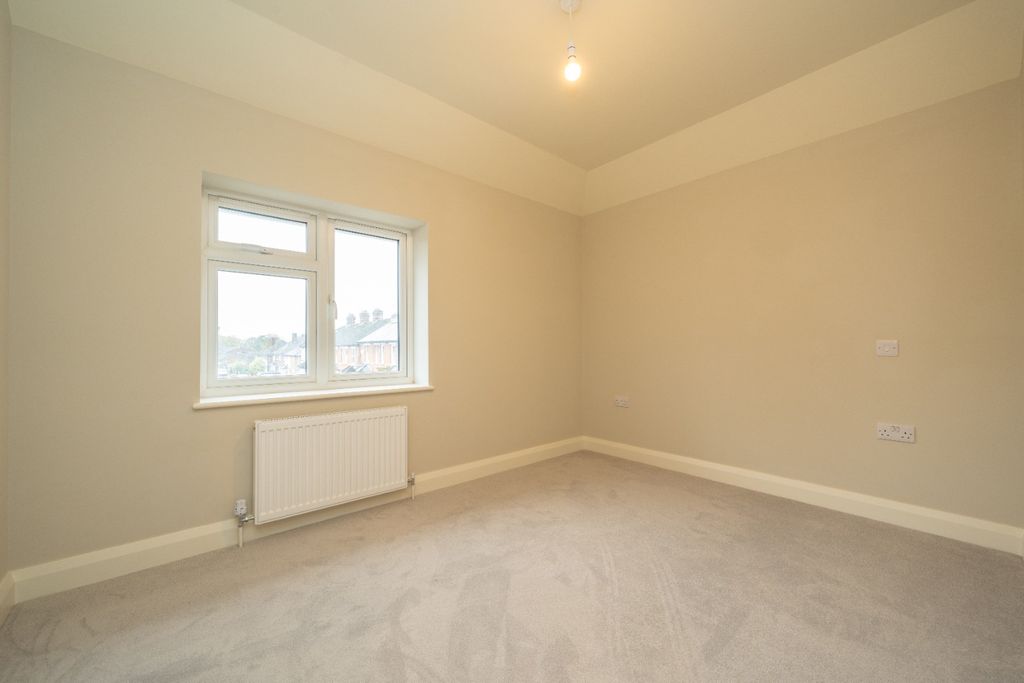 Property photo 2 of 8 4685503