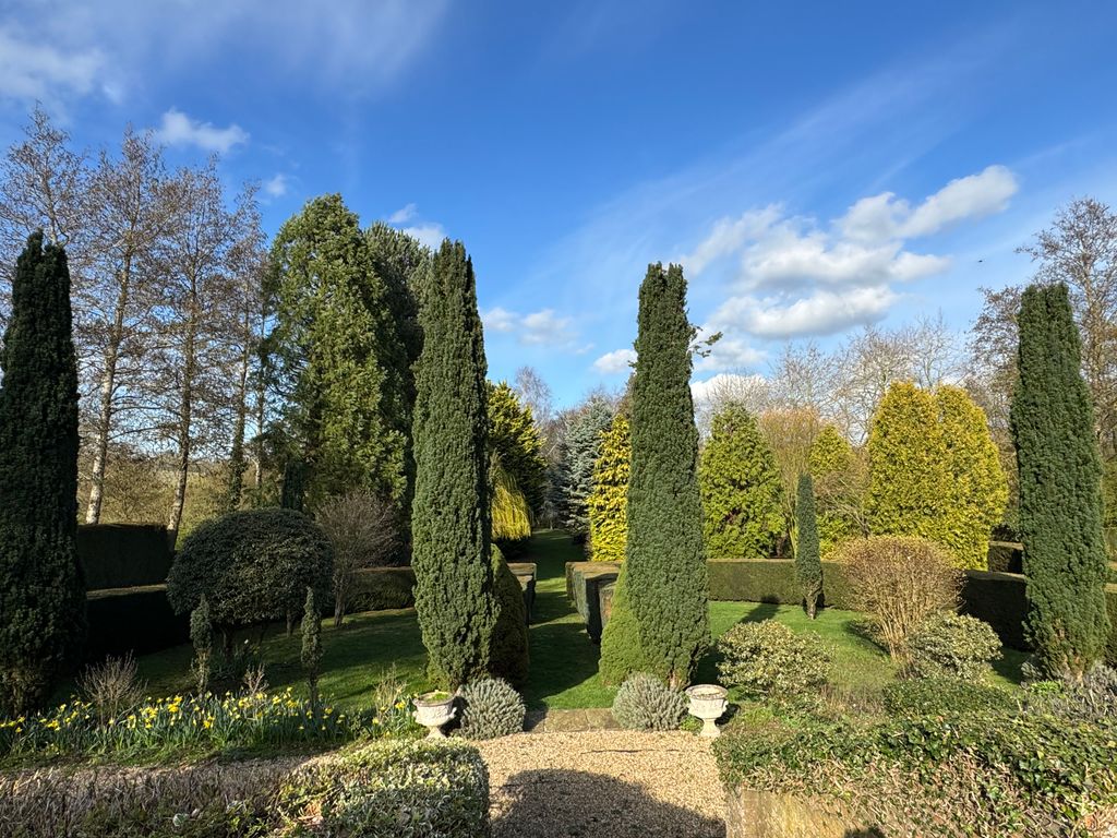 Property photo 2 of 23