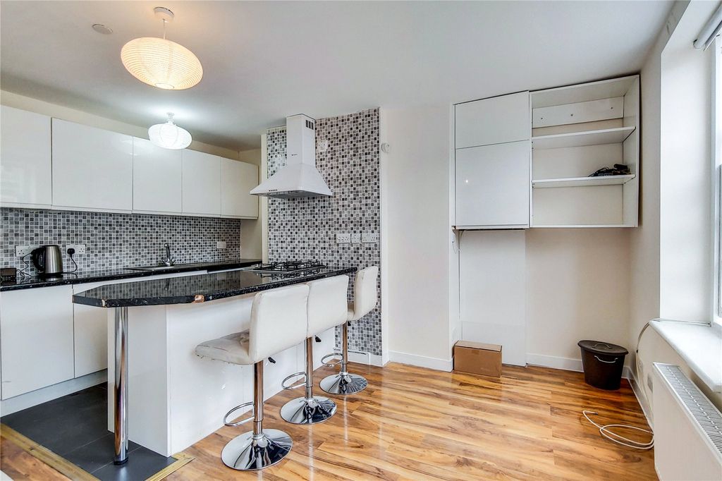 Property photo 2 of 13 Picture No. 28