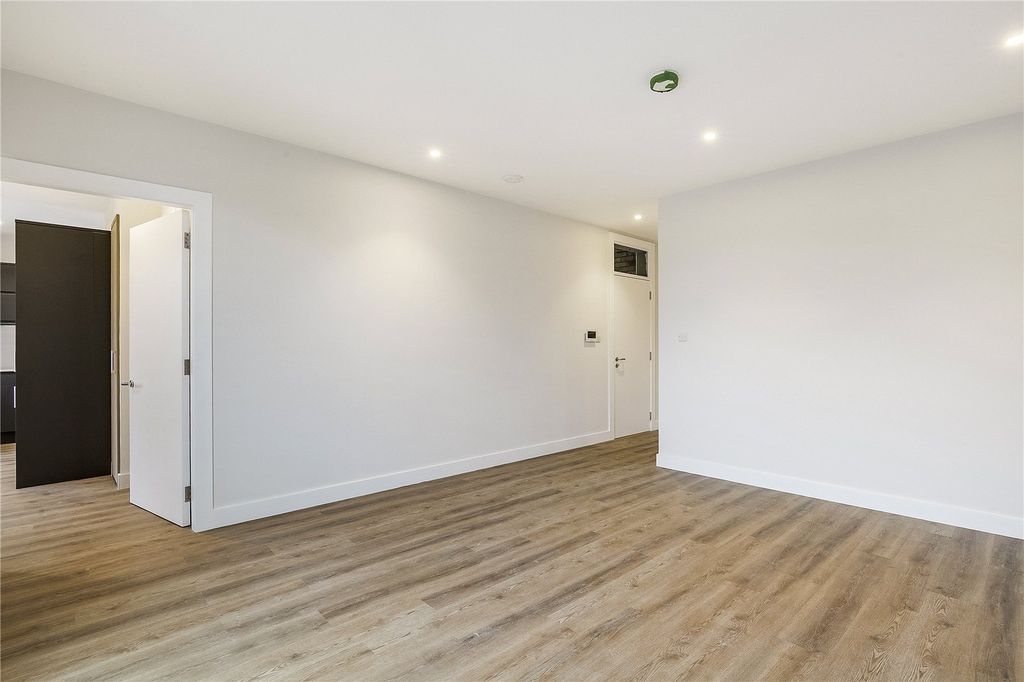 Property photo 2 of 12 Picture No. 08