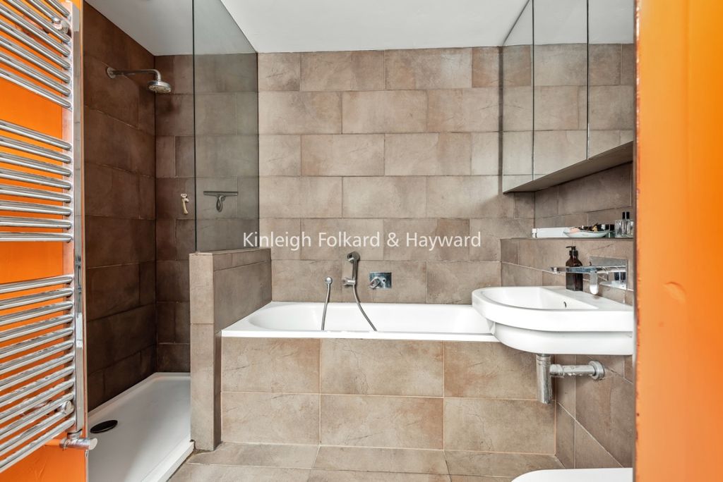 Property photo 2 of 9 5379E40c-28c7-4315-A