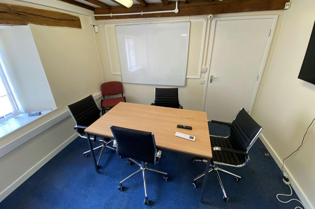 Property photo 3 of 5 Meeting Room.Jpg