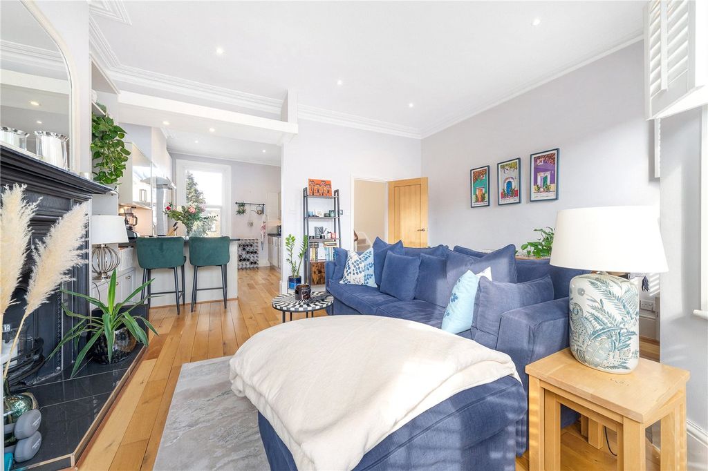 Property photo 3 of 12 Reception