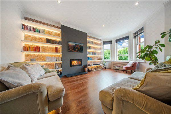 Property photo 2 of 22 Living Room