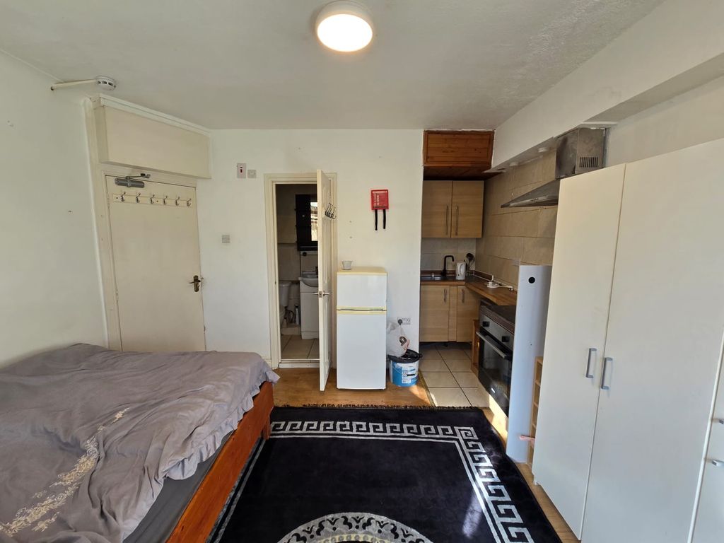 Property photo 1 of 4
