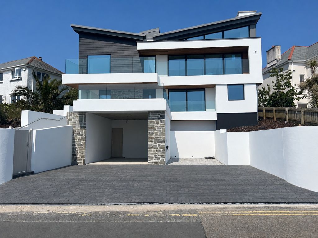 Property photo 2 of 30 5532282