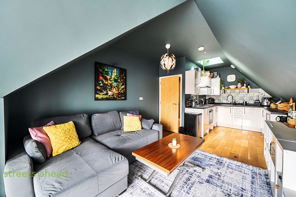 Property photo 1 of 17 0905E6d8-c1d0-408...