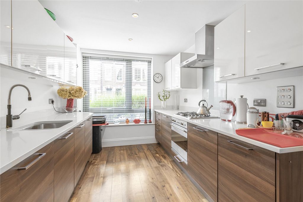 Property photo 3 of 9 Picture No. 29