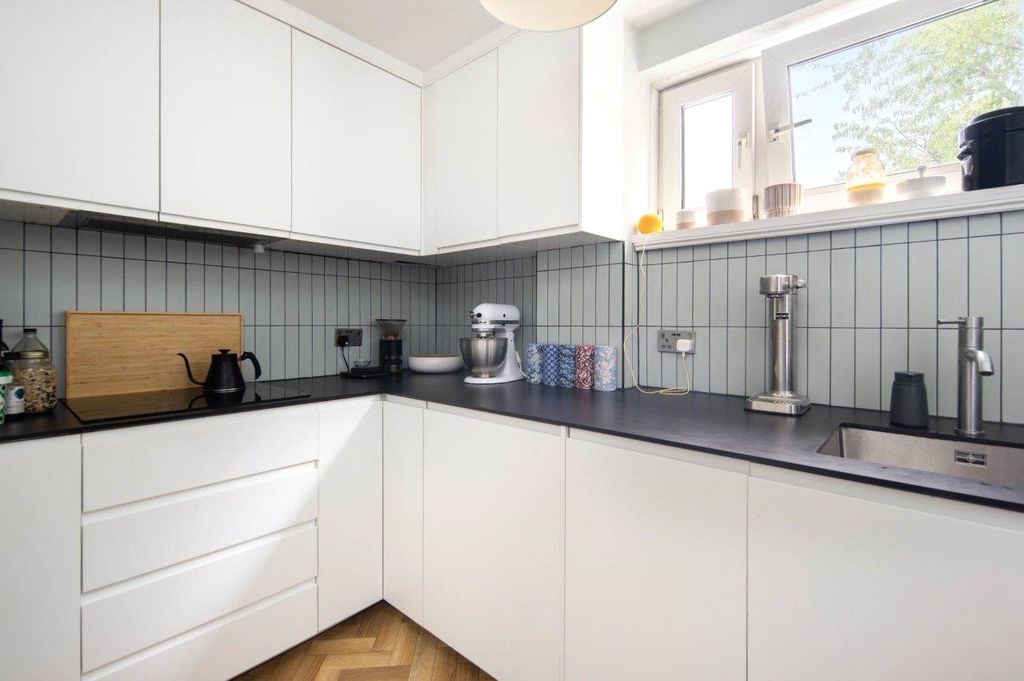 Property photo 3 of 16 Kitchen