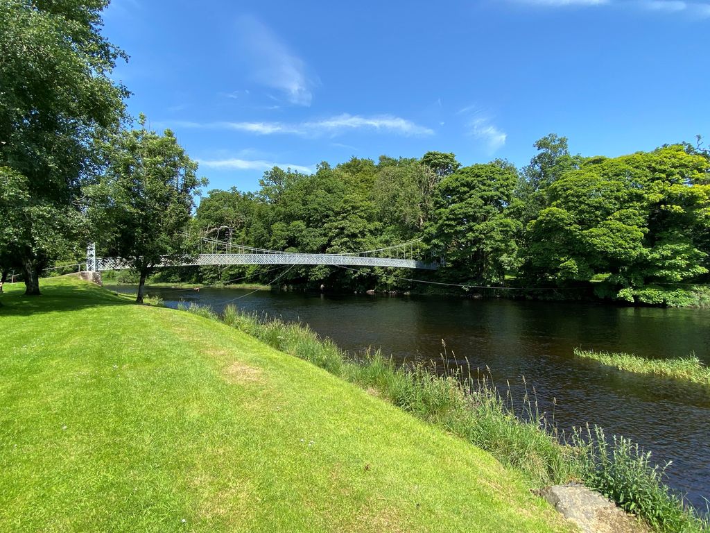 Property photo 3 of 13 River Cree