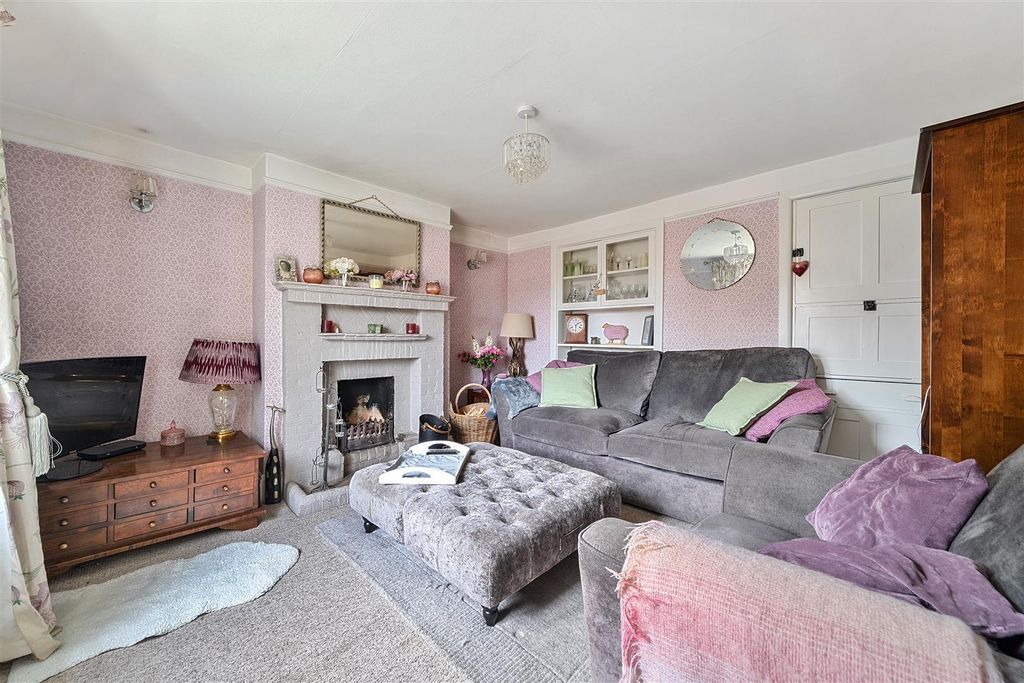 Property photo 2 of 21 Sitting Room