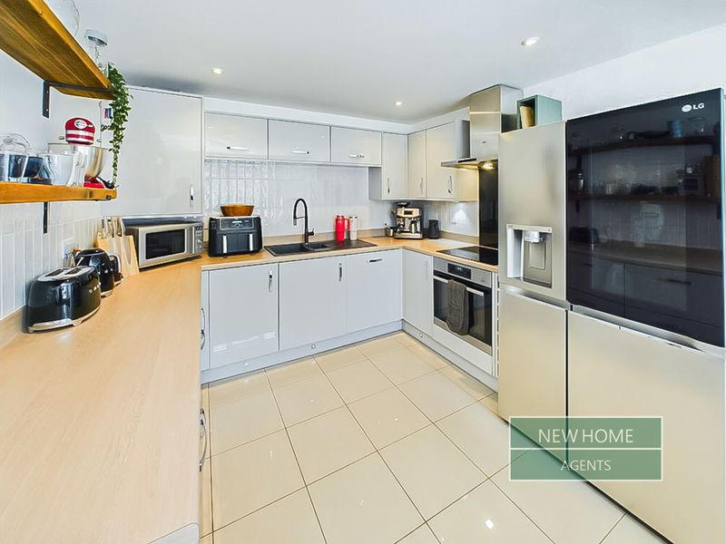 Property photo 3 of 13 Photo 4