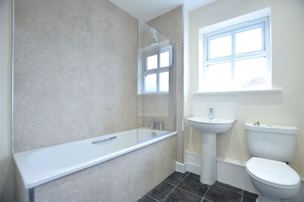 Property photo 3 of 8 Bathroom