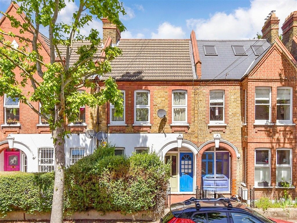 Apartment in London, London Borough of Waltham Forest - View 4