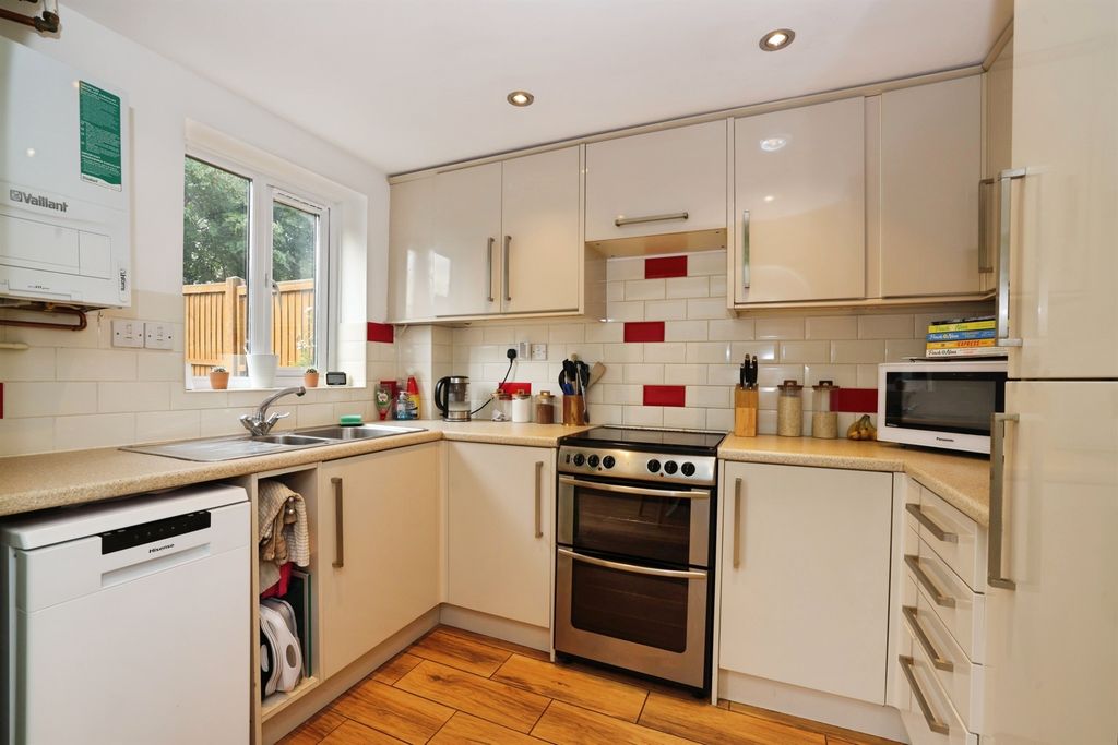 Property photo 3 of 17