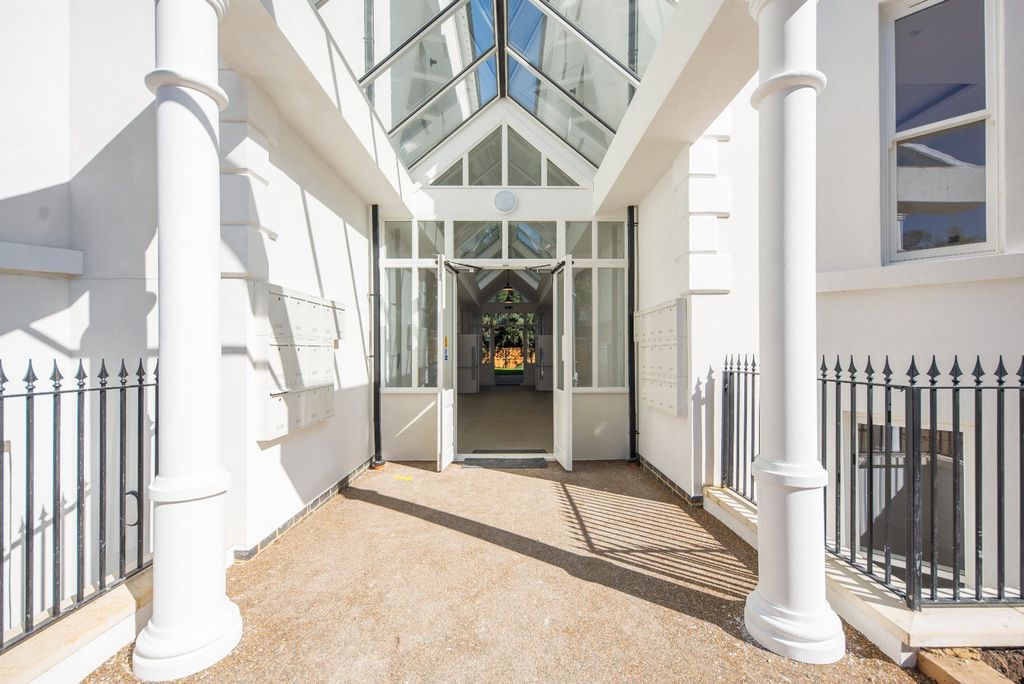 Property photo 3 of 23 Picture No. 22