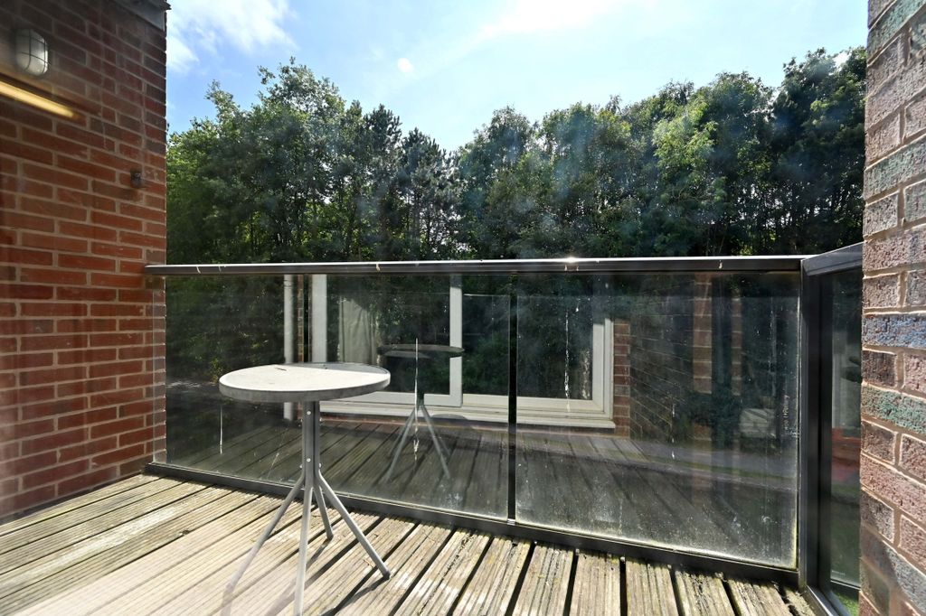 Property photo 3 of 18 Balcony