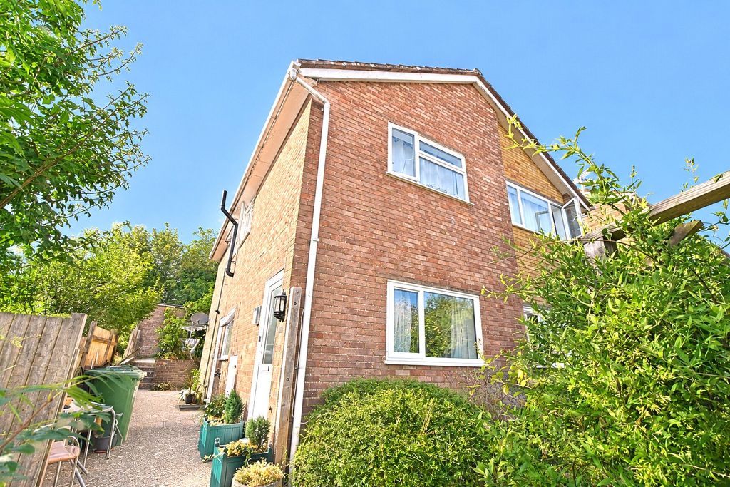 Property photo 1 of 8 External
