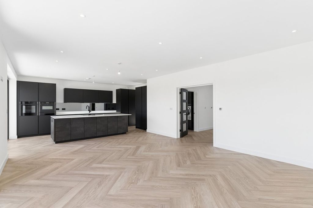 Additional image 7 of 4 bed detached house for saleKingsoak, Hitchin SG4