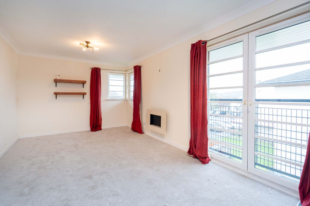 Property photo 3 of 16 128 Whiteside Court, Bathgate, Eh48 2Tn (4)