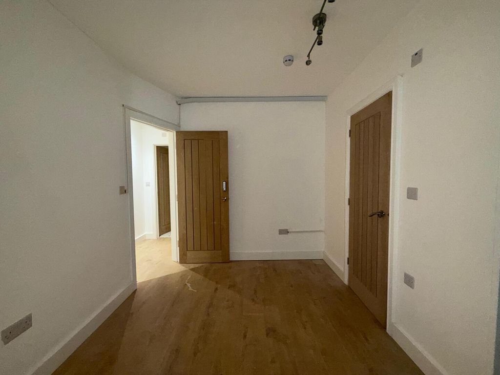 Property photo 2 of 14 Bedroom