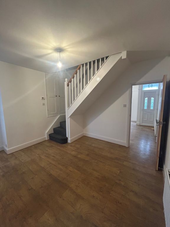 Property photo 3 of 7 4