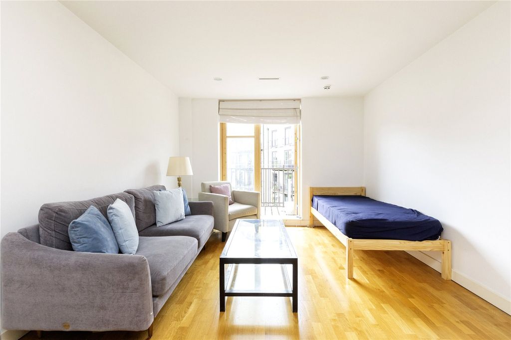 Property photo 2 of 16 Picture No. 20