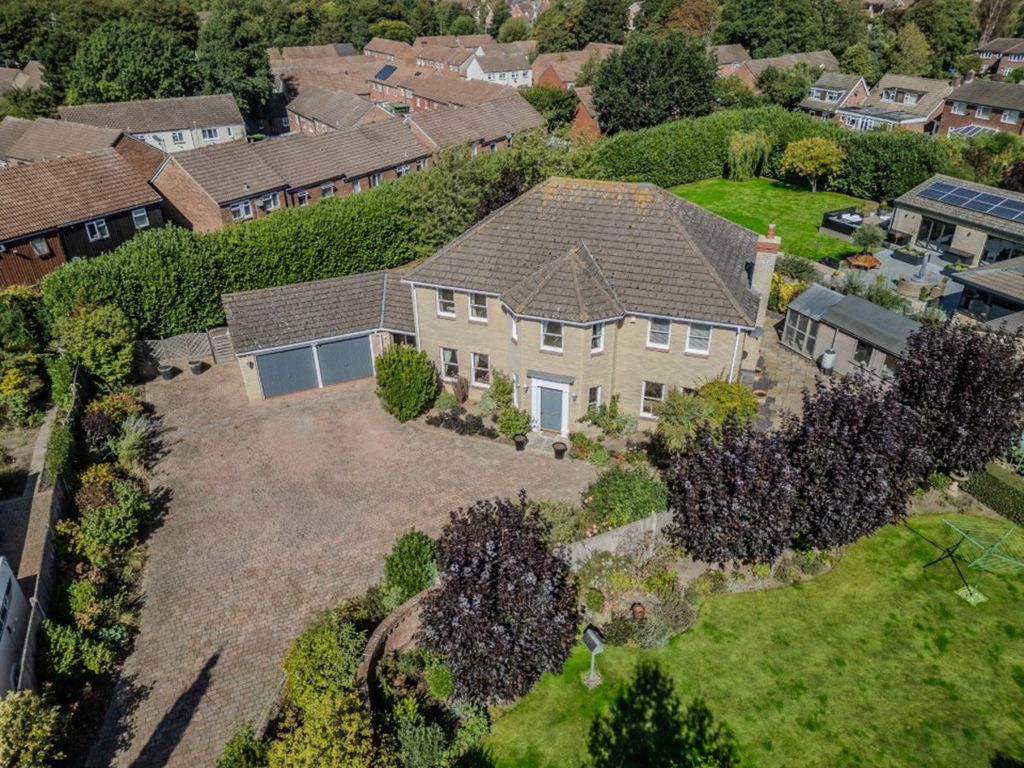 Property photo 1 of 33