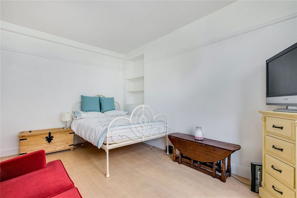 Property photo 1 of 5