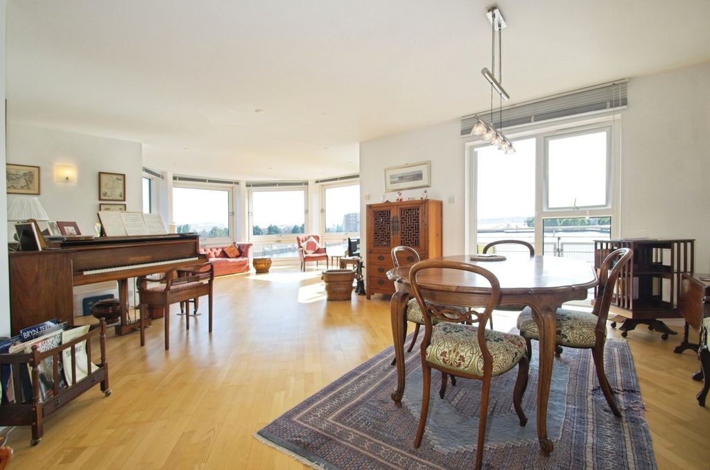Property photo 1 of 17 Living/Dining Area