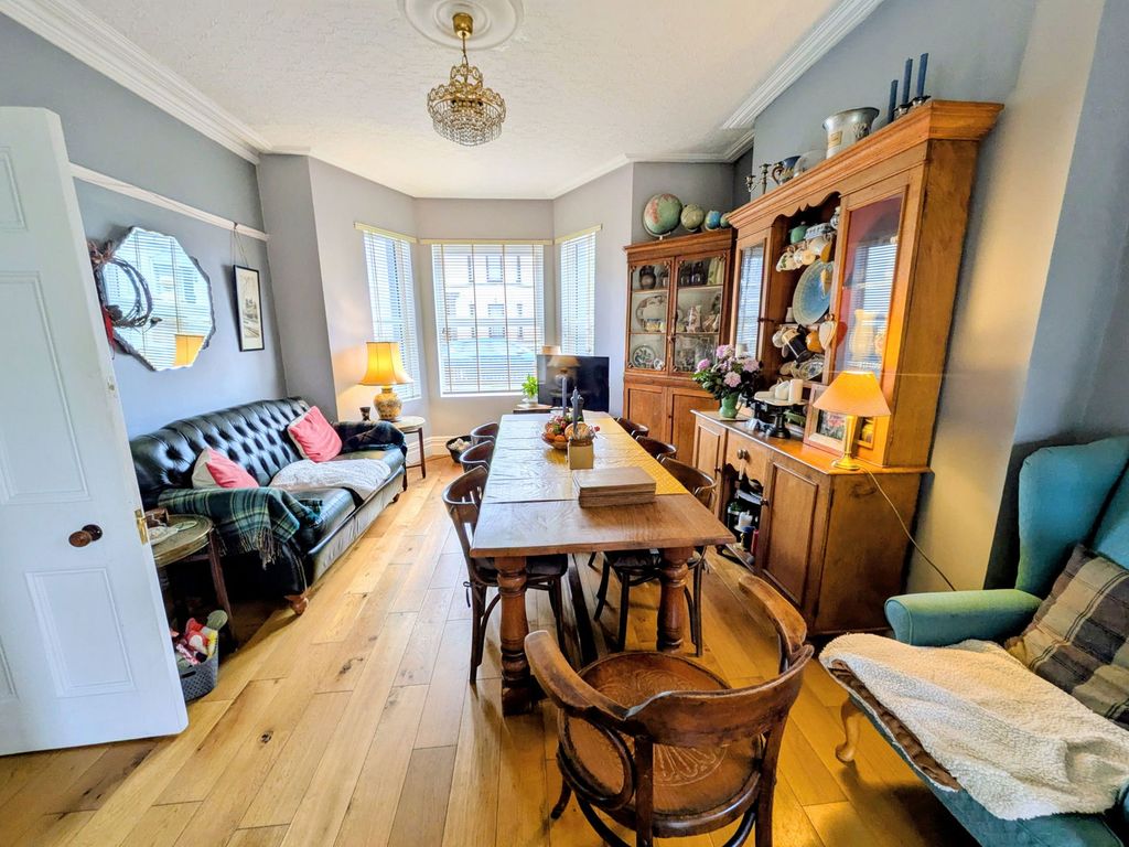 Property photo 3 of 26