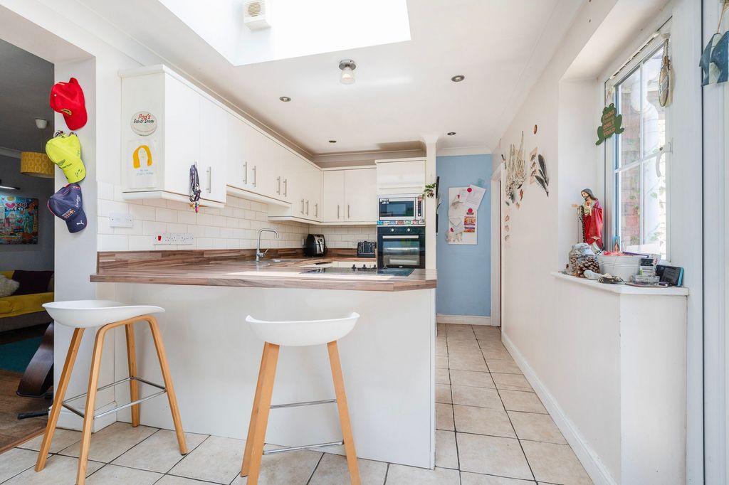 Property photo 2 of 19