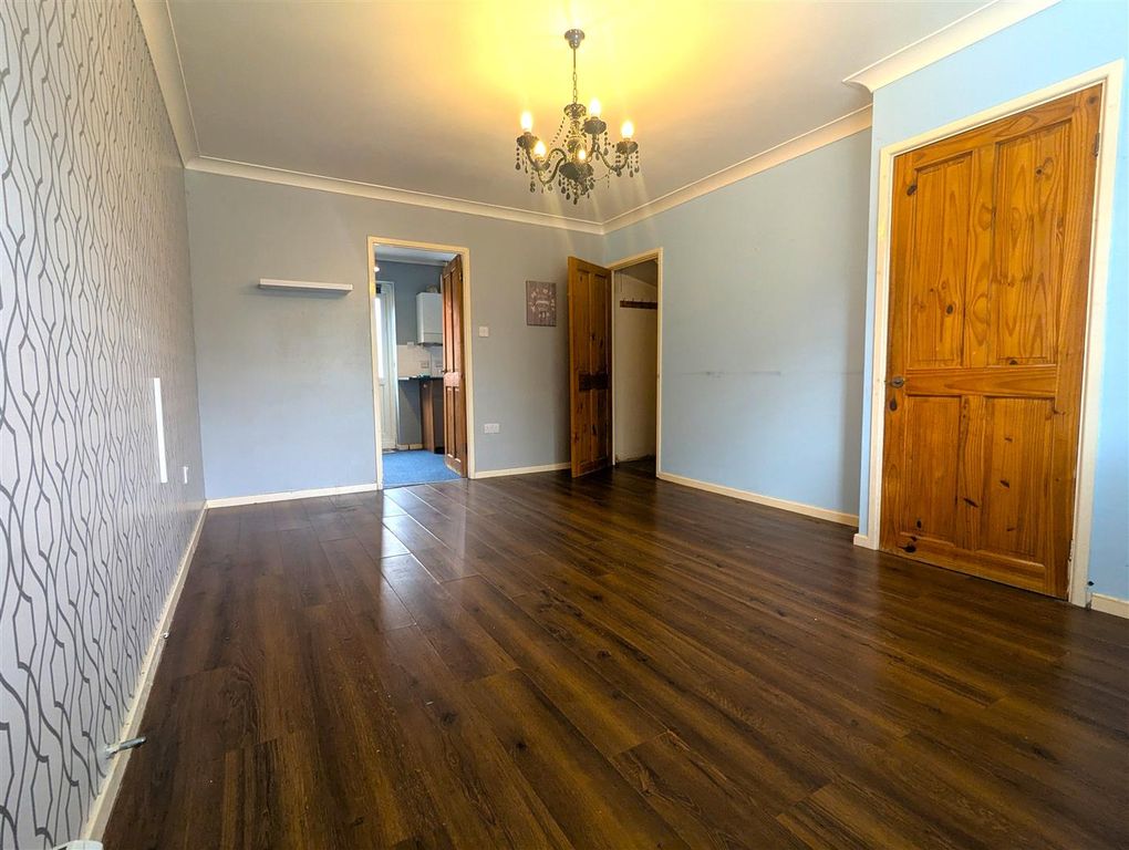 Property photo 3 of 17 Living Room